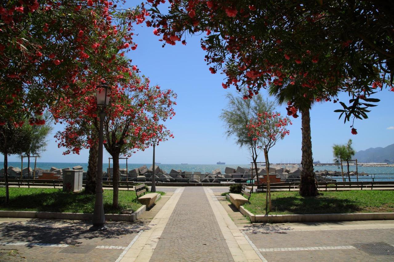 Salerno Mare E Luci Deluxe Apartment Exterior photo